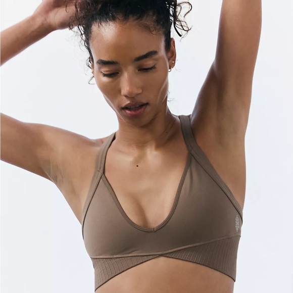 Seamless Tan Sports Bra - Picture 1 of 5